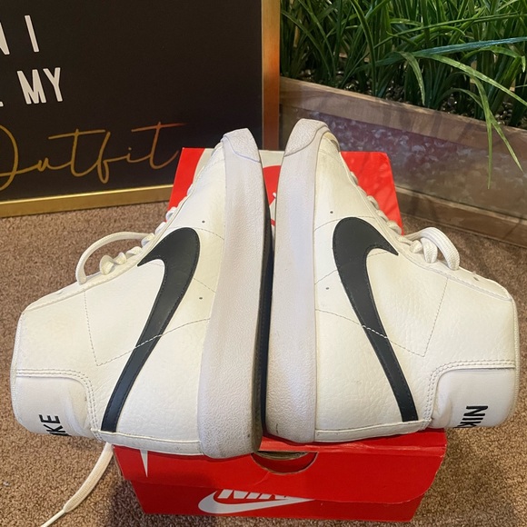 Nike Blazer MID ‘77 - Picture 6 of 10